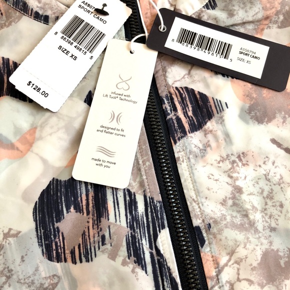 NYDJ Printed Sports Camo Lightweight Windbreaker - Picture 9 of 14